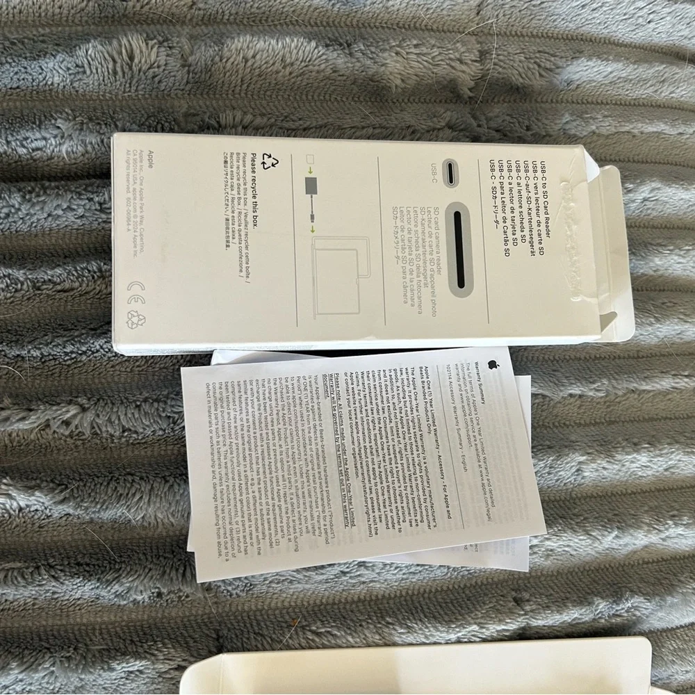 Apple USB-C SD Card Reader in White - Picture 2 of 2